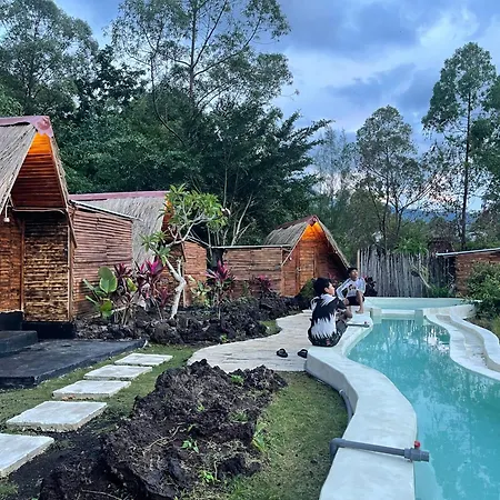 Triangular House And Hot Spring Hotel