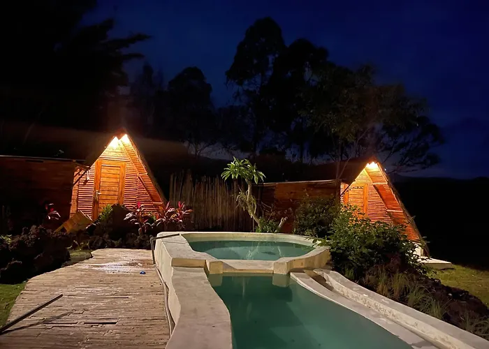 Triangular House And Hot Spring Guest house