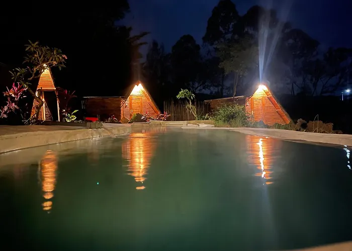 Triangular House And Hot Spring Guest house *