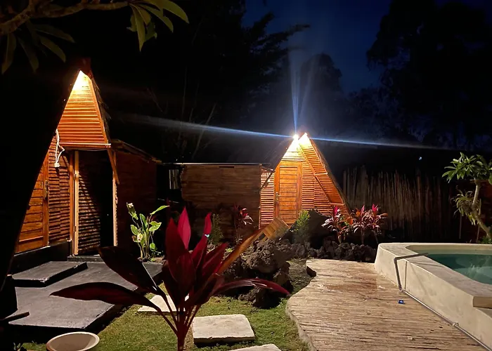 Guest house Triangular House And Hot Spring Kubupenlokan